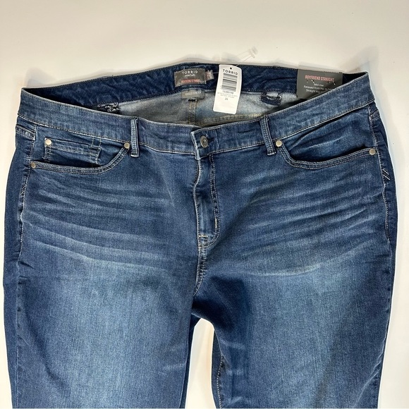 Torrid Boyfriend Vintage Stretch Straight Mid Rise Med Wash  Denim Jeans 24 New - Picture 14 of 14